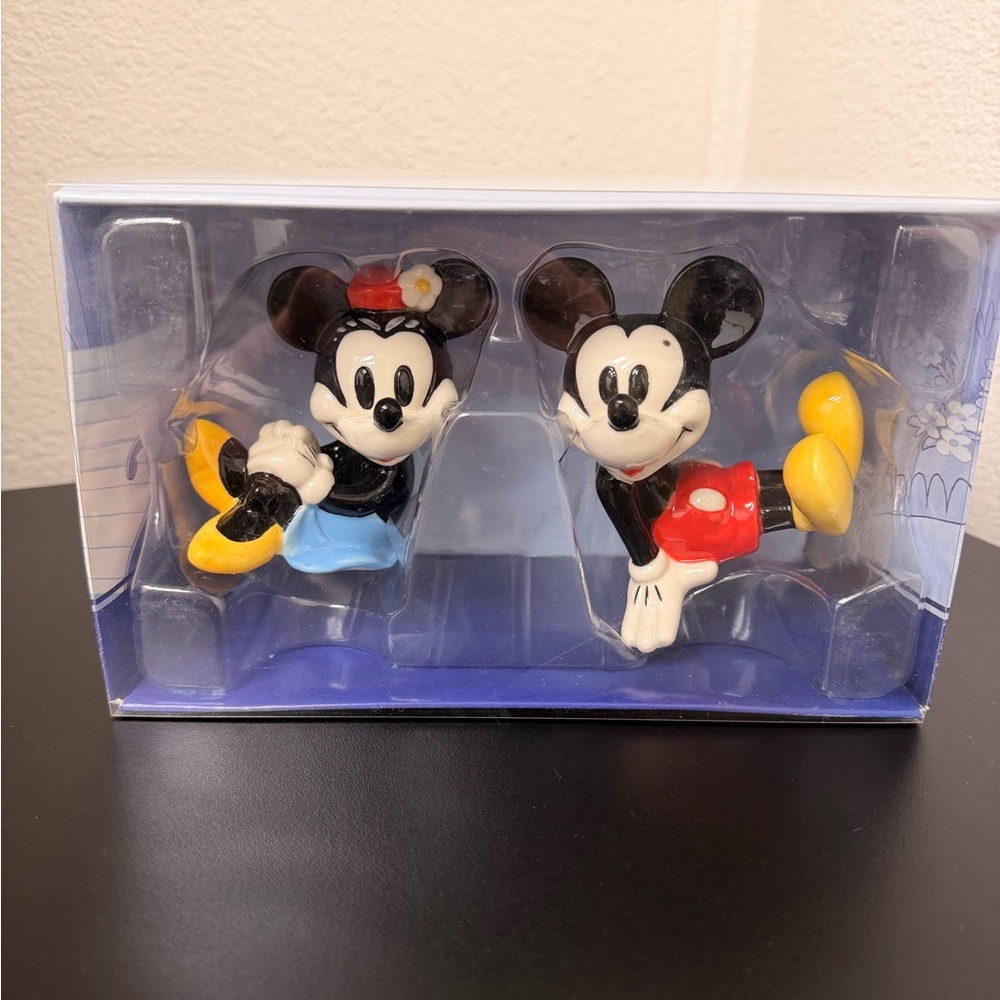 Disney Mickey and Minnie Mouse Salt and Pepper Shaker